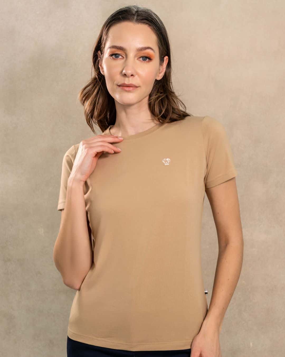 Camiseta Antimanchas de Mujer Arena - Talla Regular