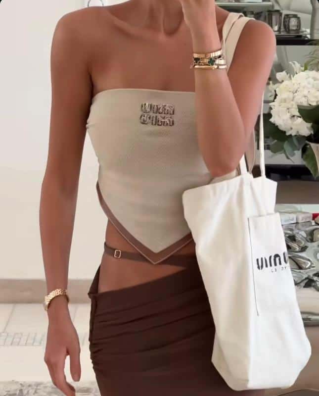 PAÑOLETA MIU MIU NUDE CON BORDE CAFE