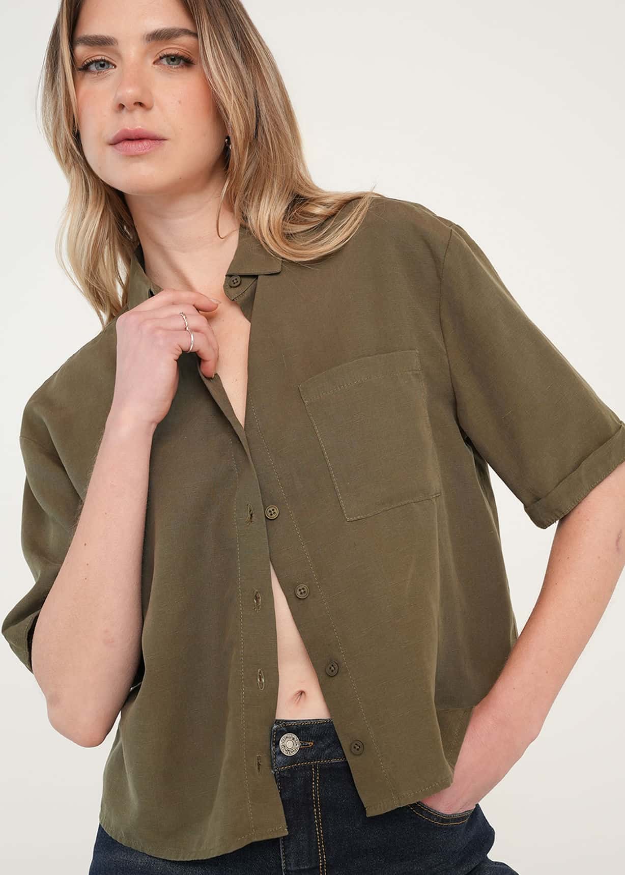 Camisa clásica con bolsillo