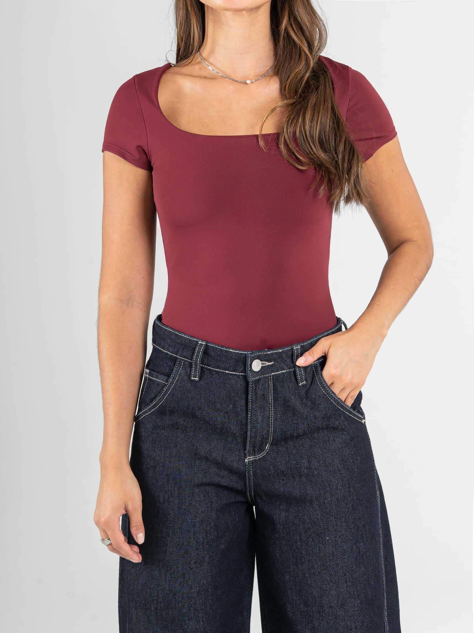 Ref: 0610702 Body manga corta, escote redondo, stretch, tono vino tinto - miniatura 1