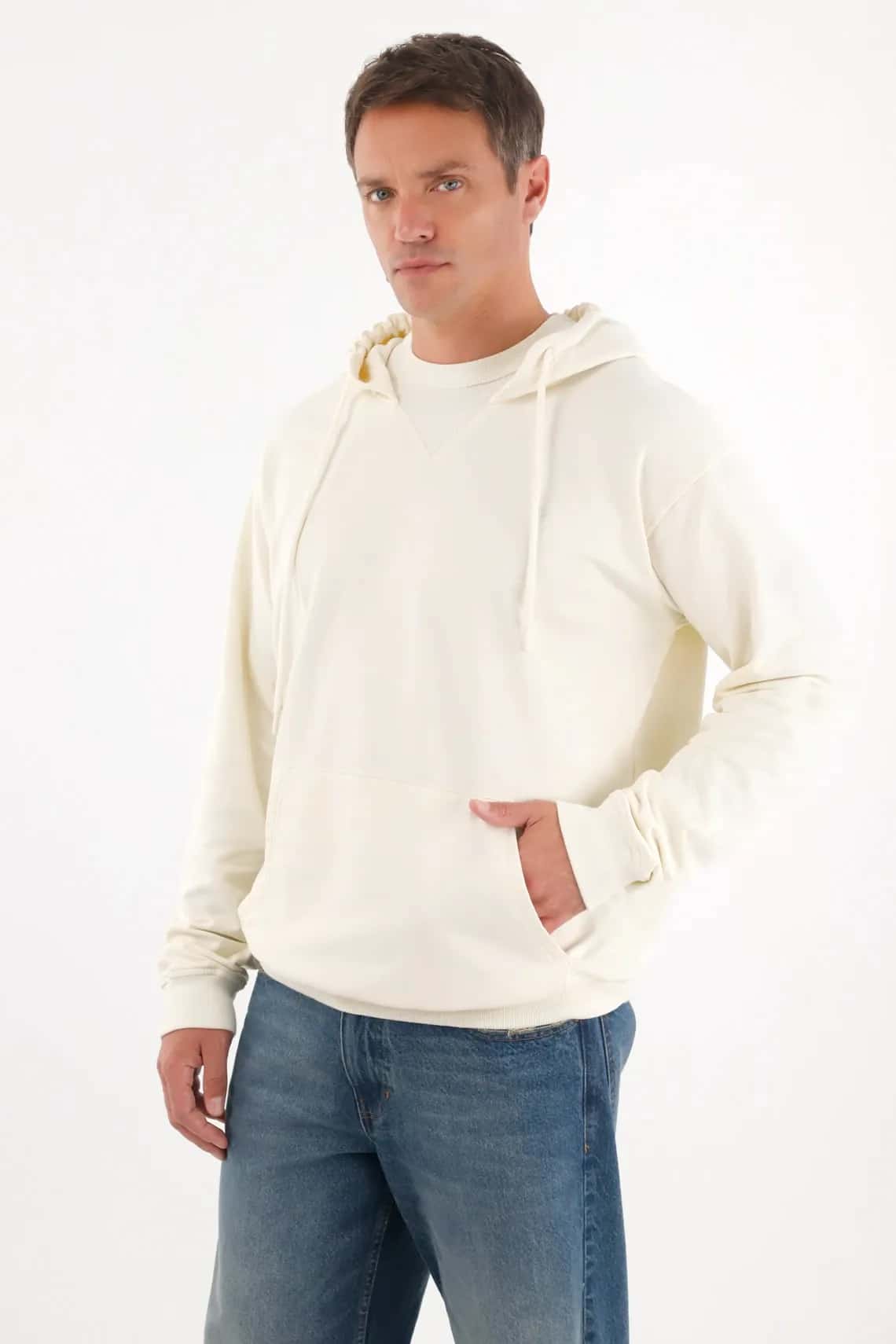 Buzo tipo hoodie con capucha crudo para hombre