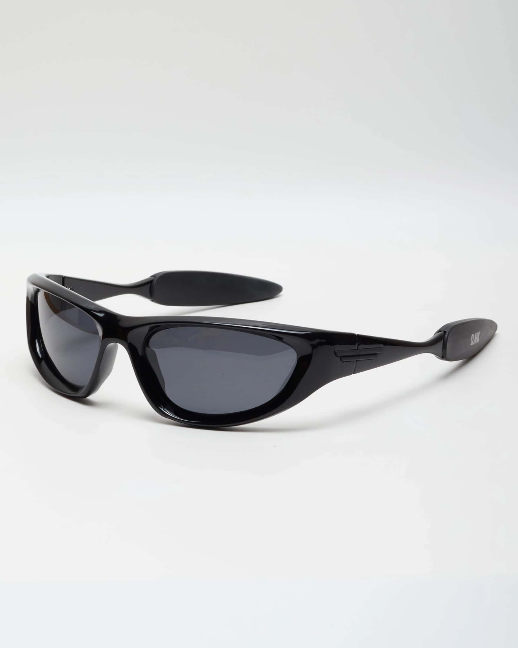 NOVA SUNGLASSES - BLACK / SMOKE