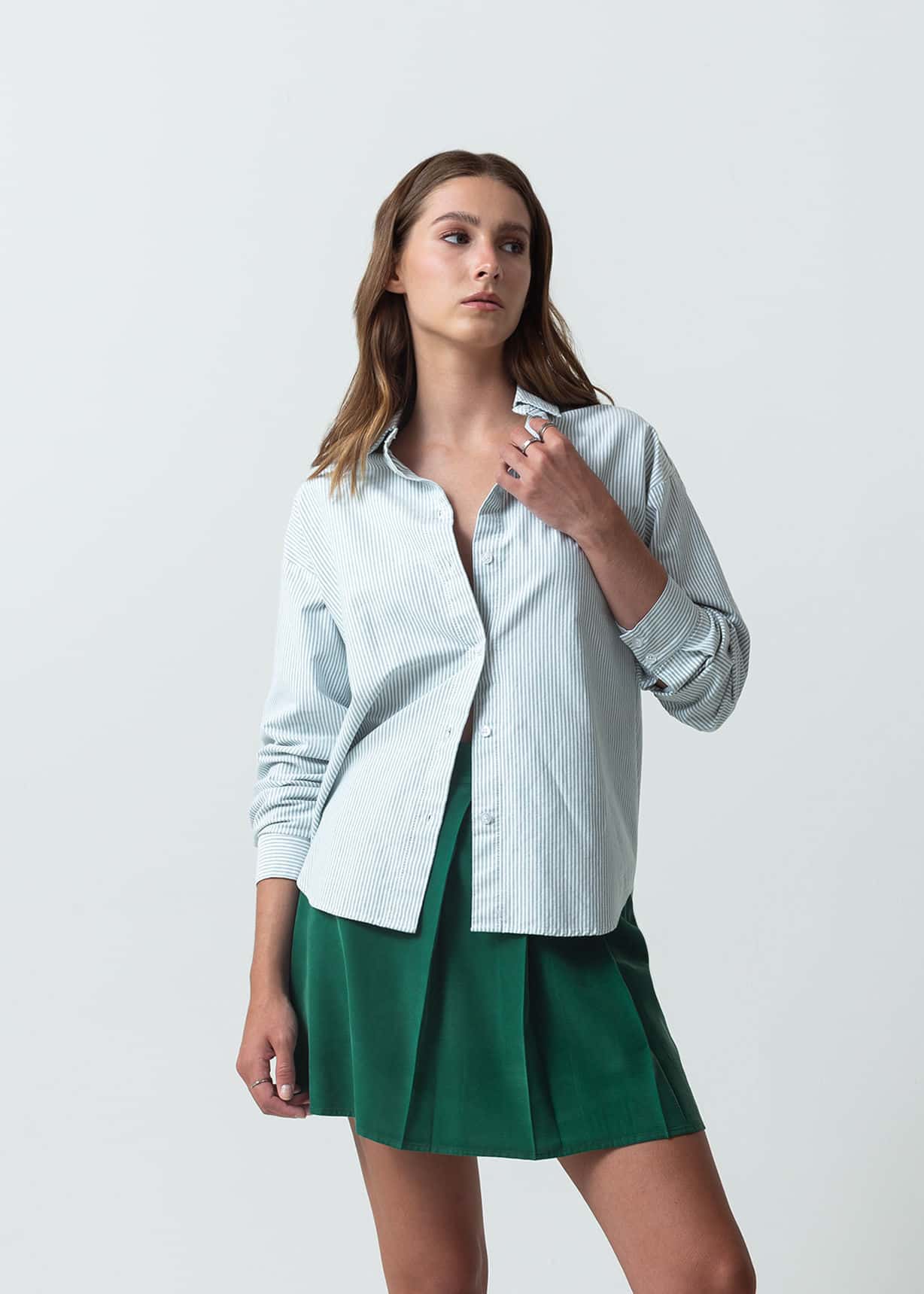 Camisa con diseño a rayas