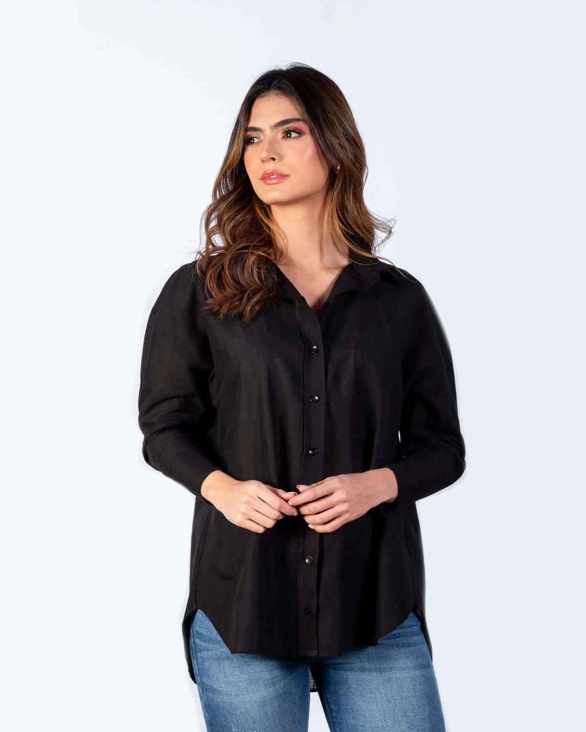 Camisa negra manga larga para mujer