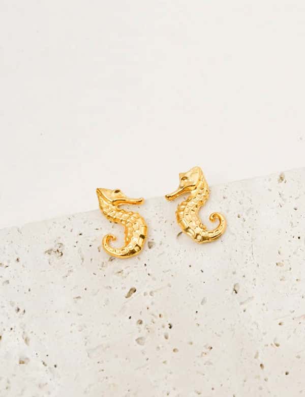 Aretes Mini Caballo de Mar Dorado
