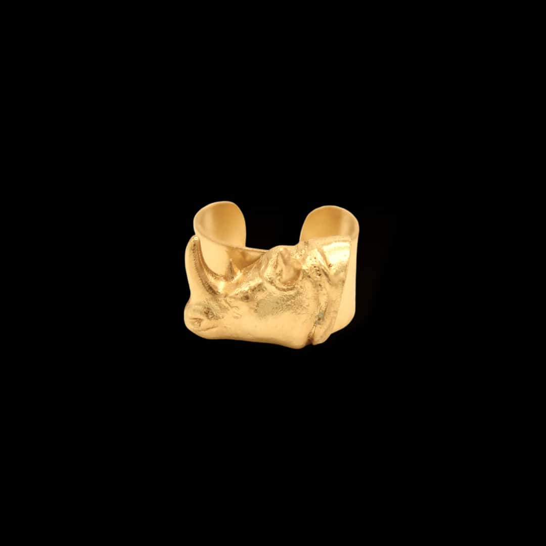 Anillo con cabeza de rinoceronte