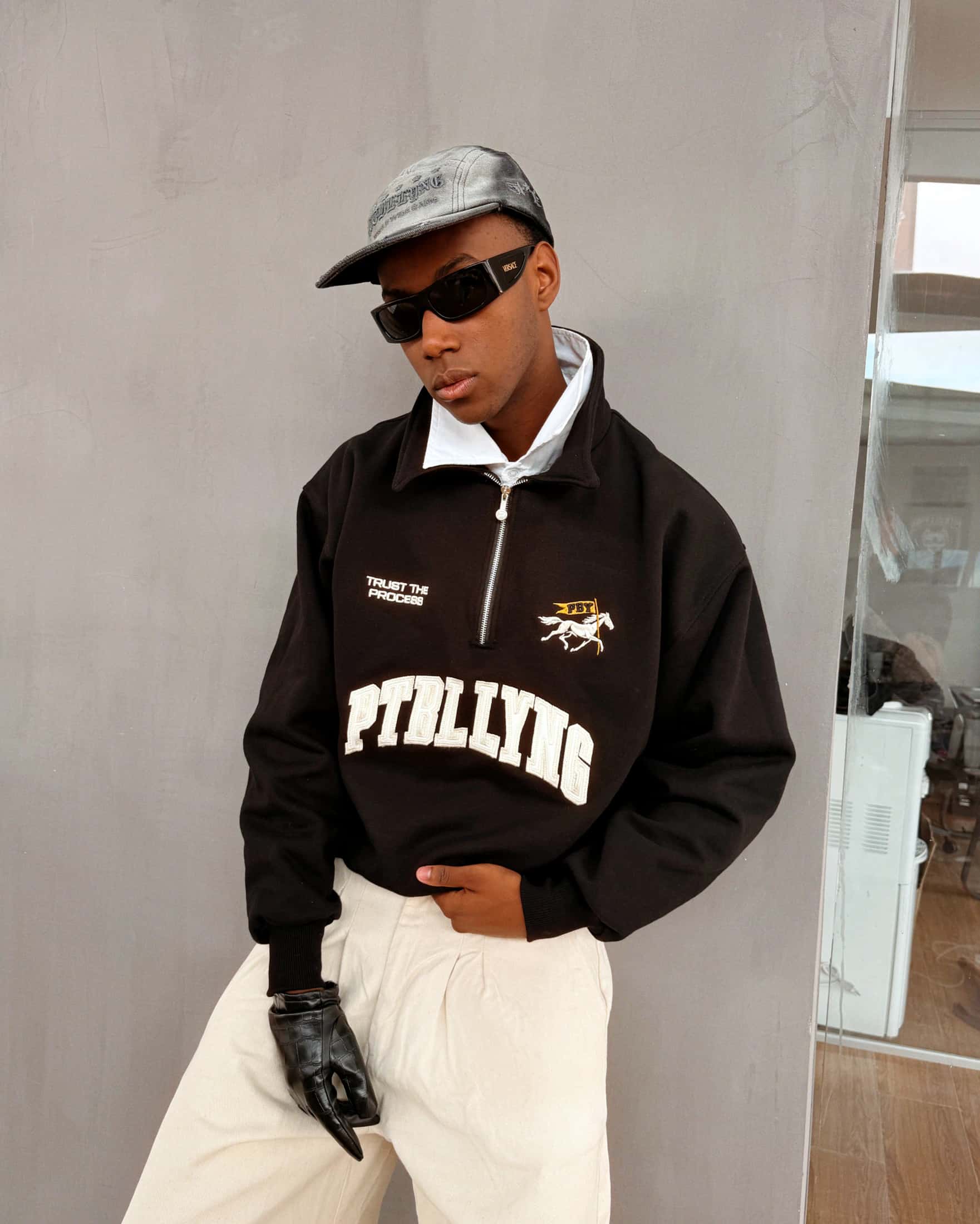 PULLOVER SIN MIRAR A LOS LADOS NEGRO - miniatura 8