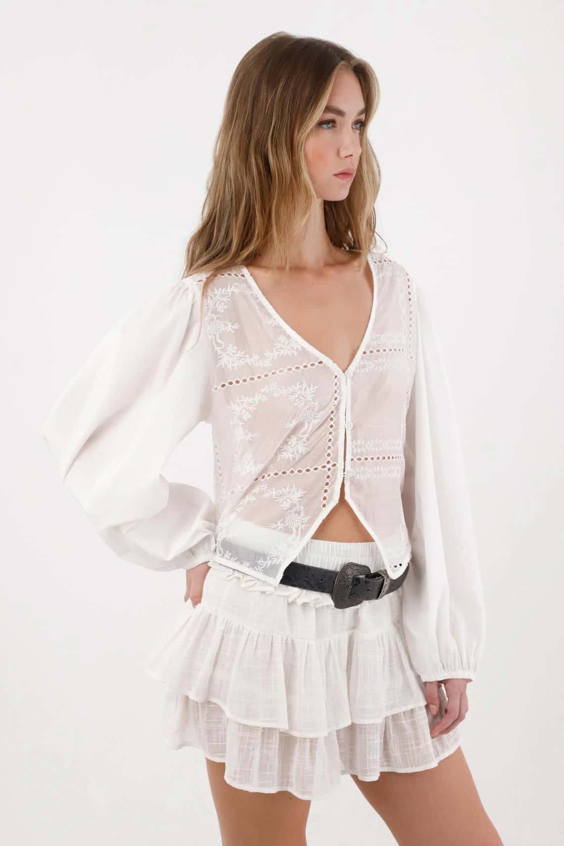 Camisa con transparencia y bordado crudo para mujer