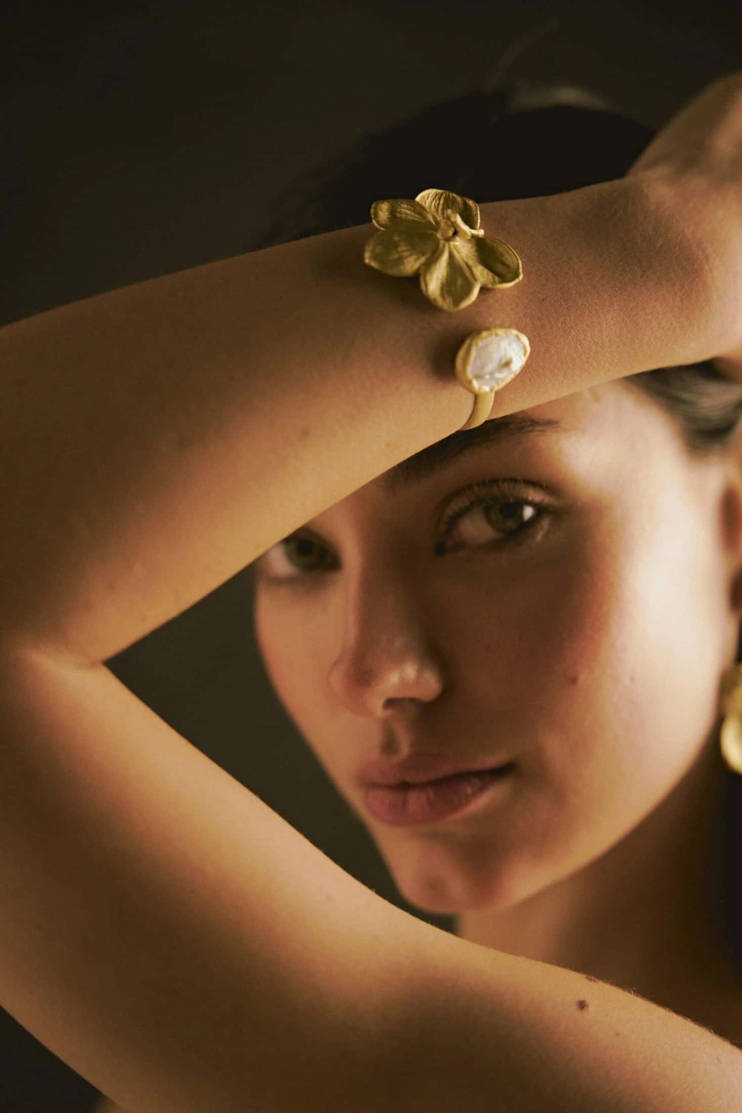 VANDA ORCHID AND PEARL BRACELET