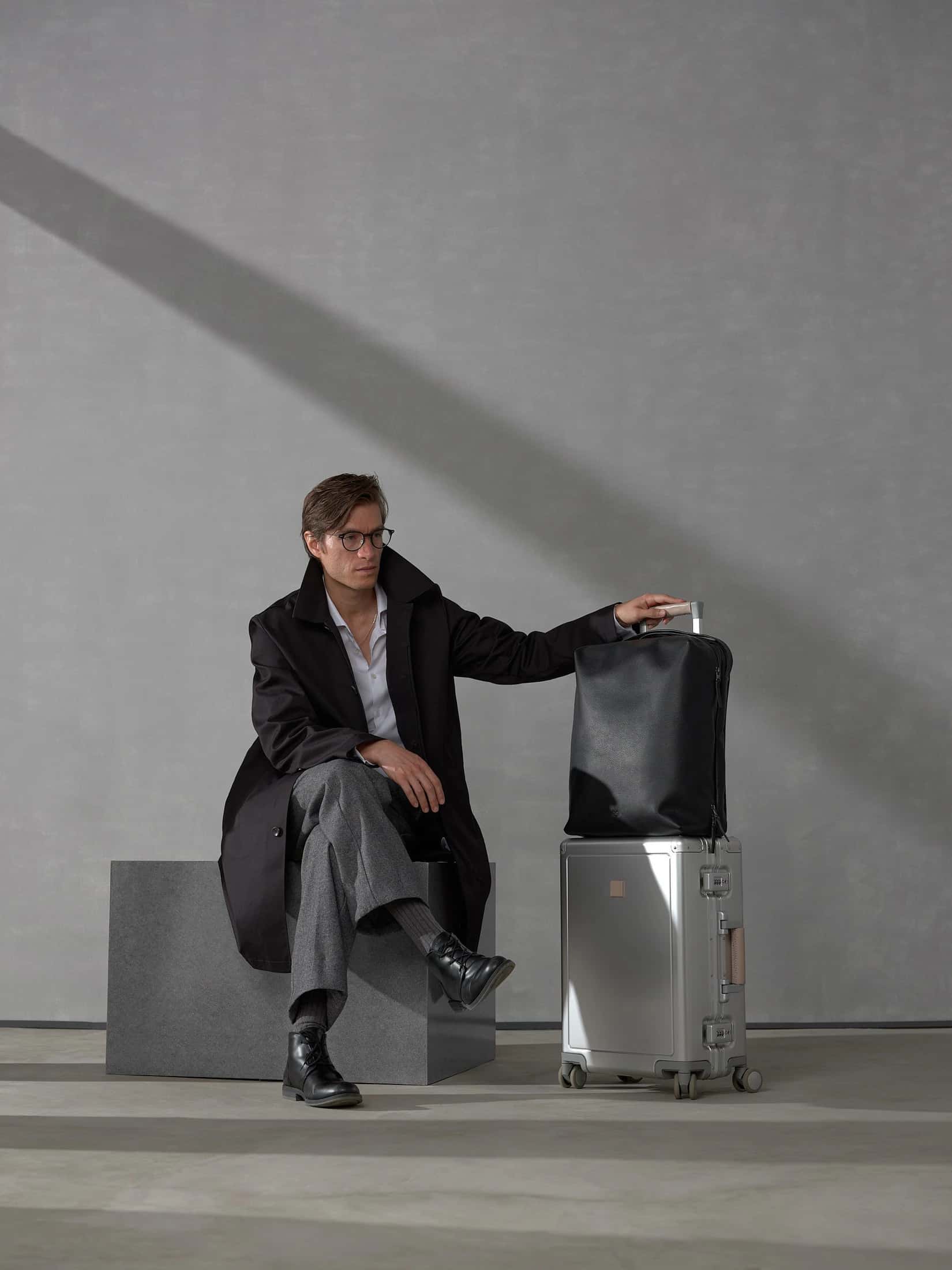 Basalt Carry-On System · Black