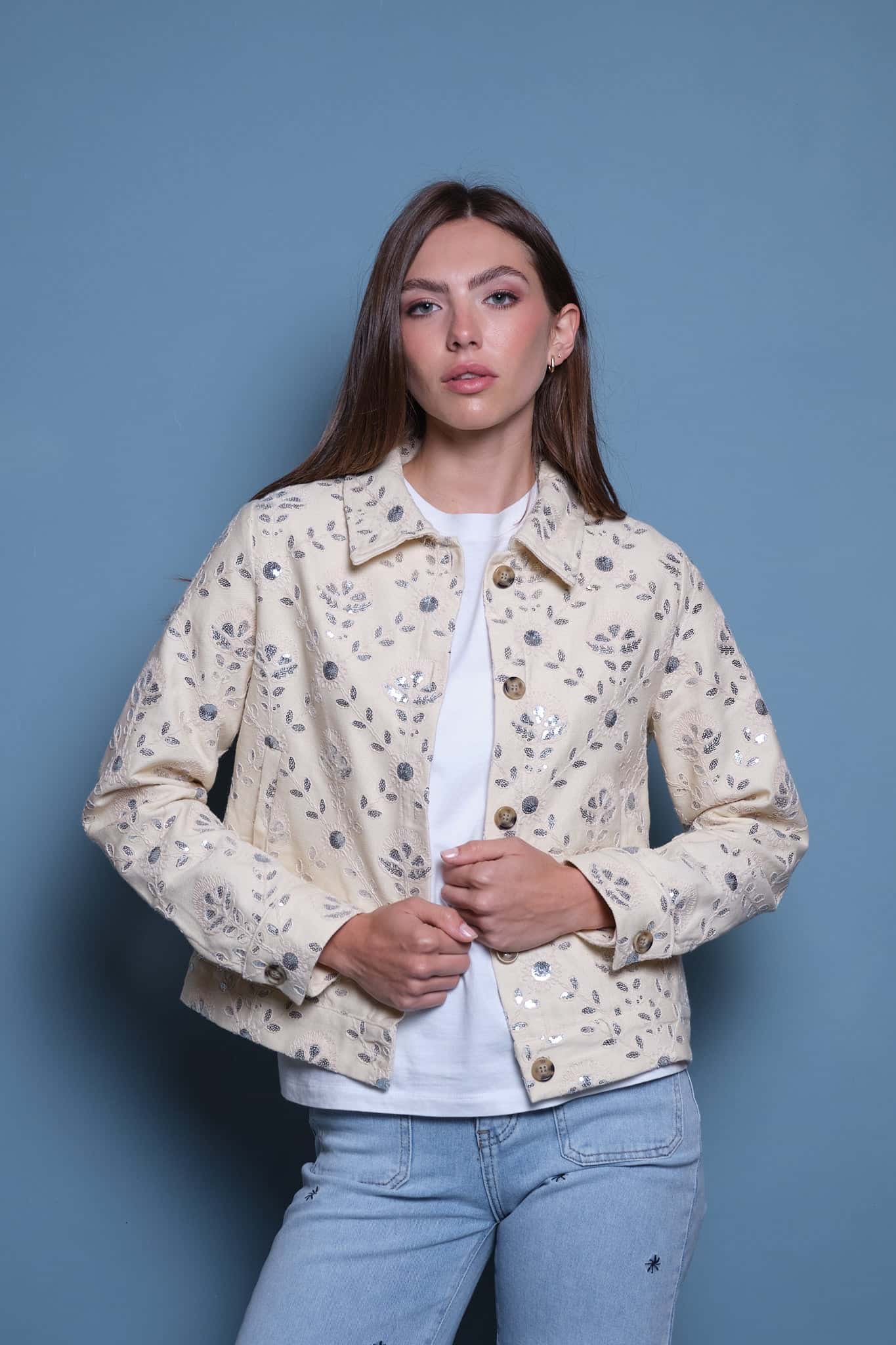 CHAQUETA MANTEQUILLA BORDADO LENTEJUELA ALL OVER