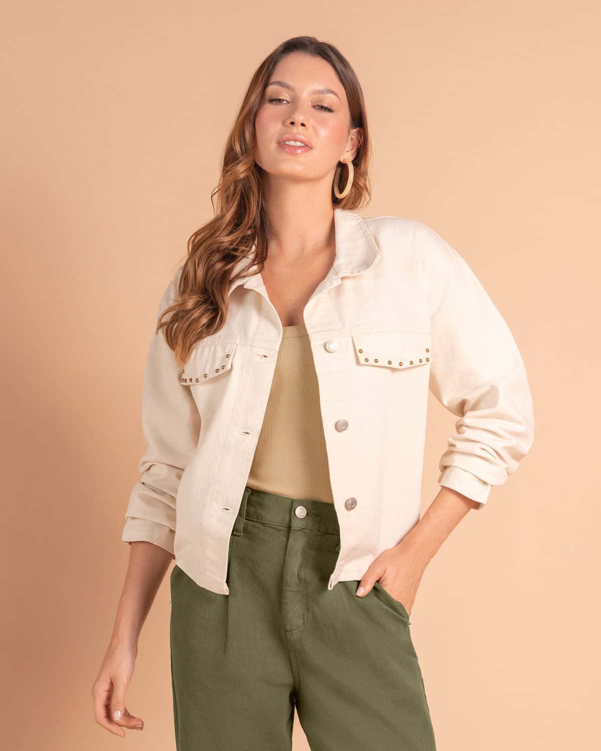 Chaqueta en denim con taches decorativos
