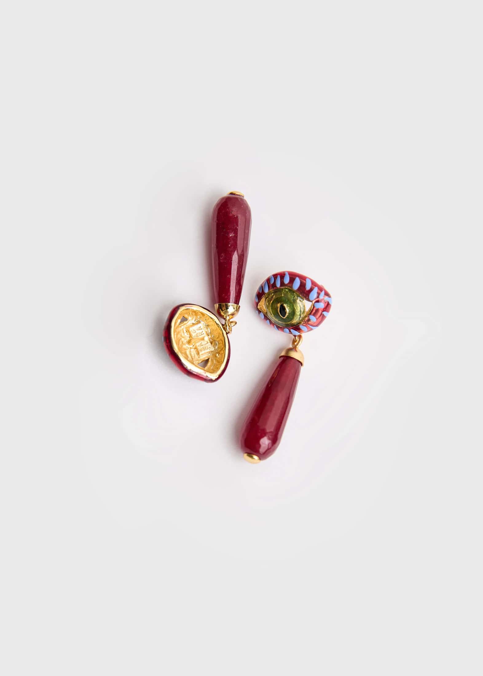 Aretes Cat Drop Burgundy