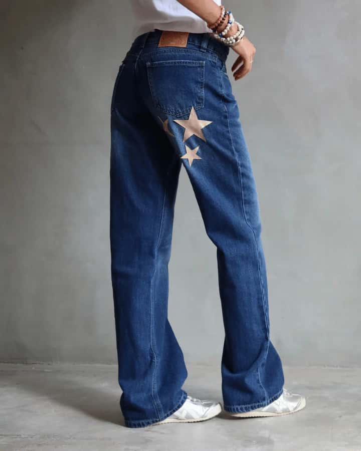 JEAN EXTRA LOW STRAIGHT FIT CROC BEIGE STARS AZUL - miniatura 11