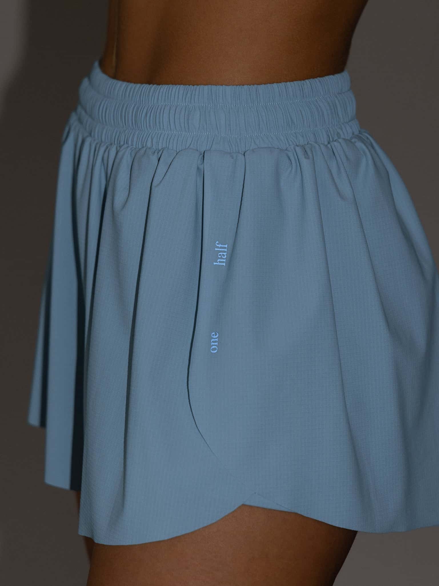 OVERLAP ACTIVE SHORTS - BABY BLUE