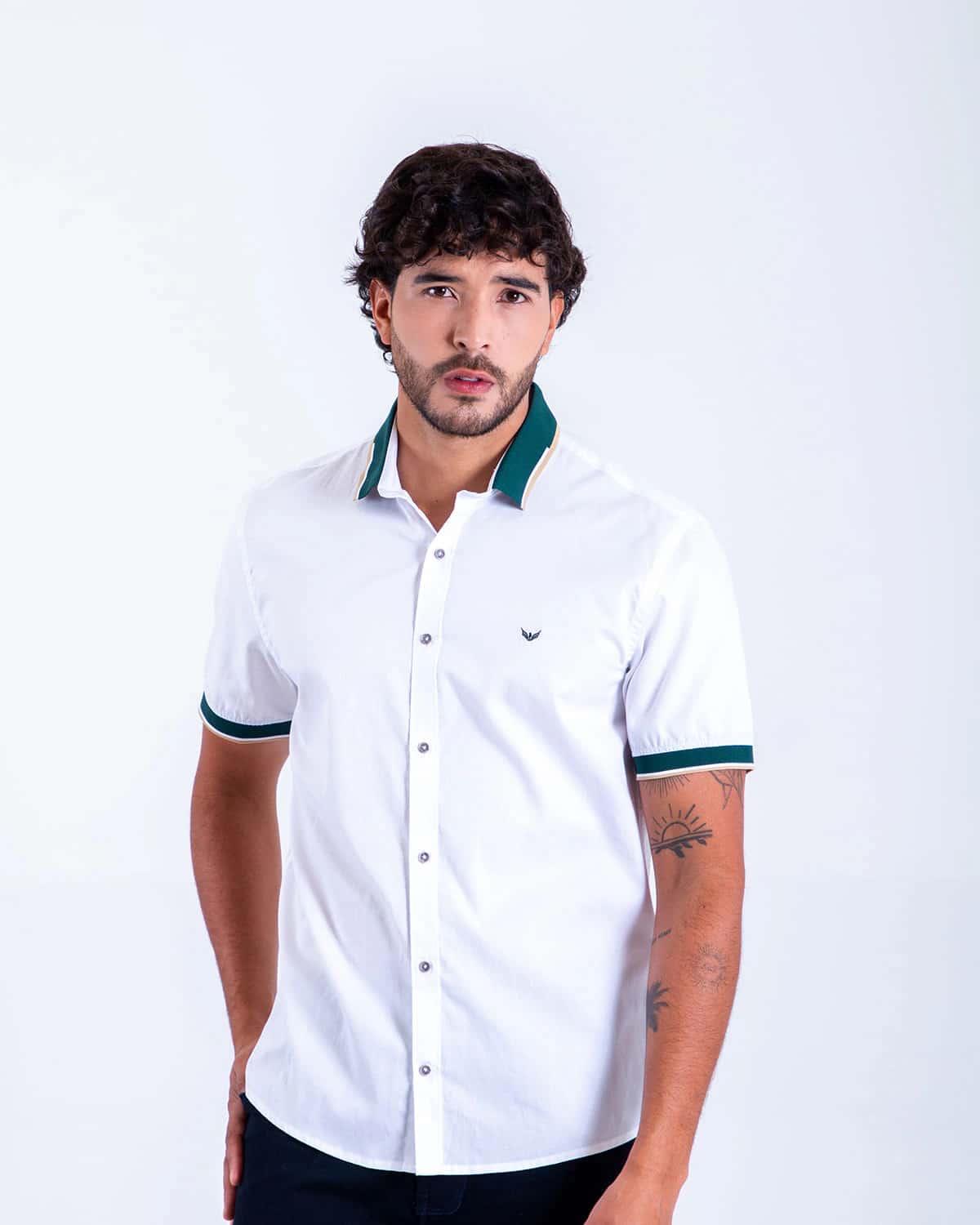 Camisa blanca manga corta para hombre