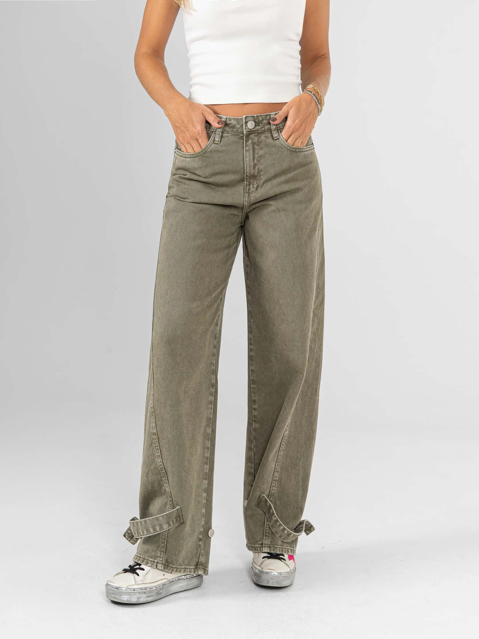 Ref: 0620409 Pantalón wide leg, rígido, tiro alto, detalle en bota, tono verde