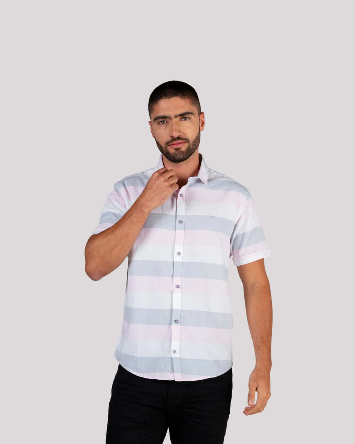 Camisa rosada de rayas manga corta para hombre