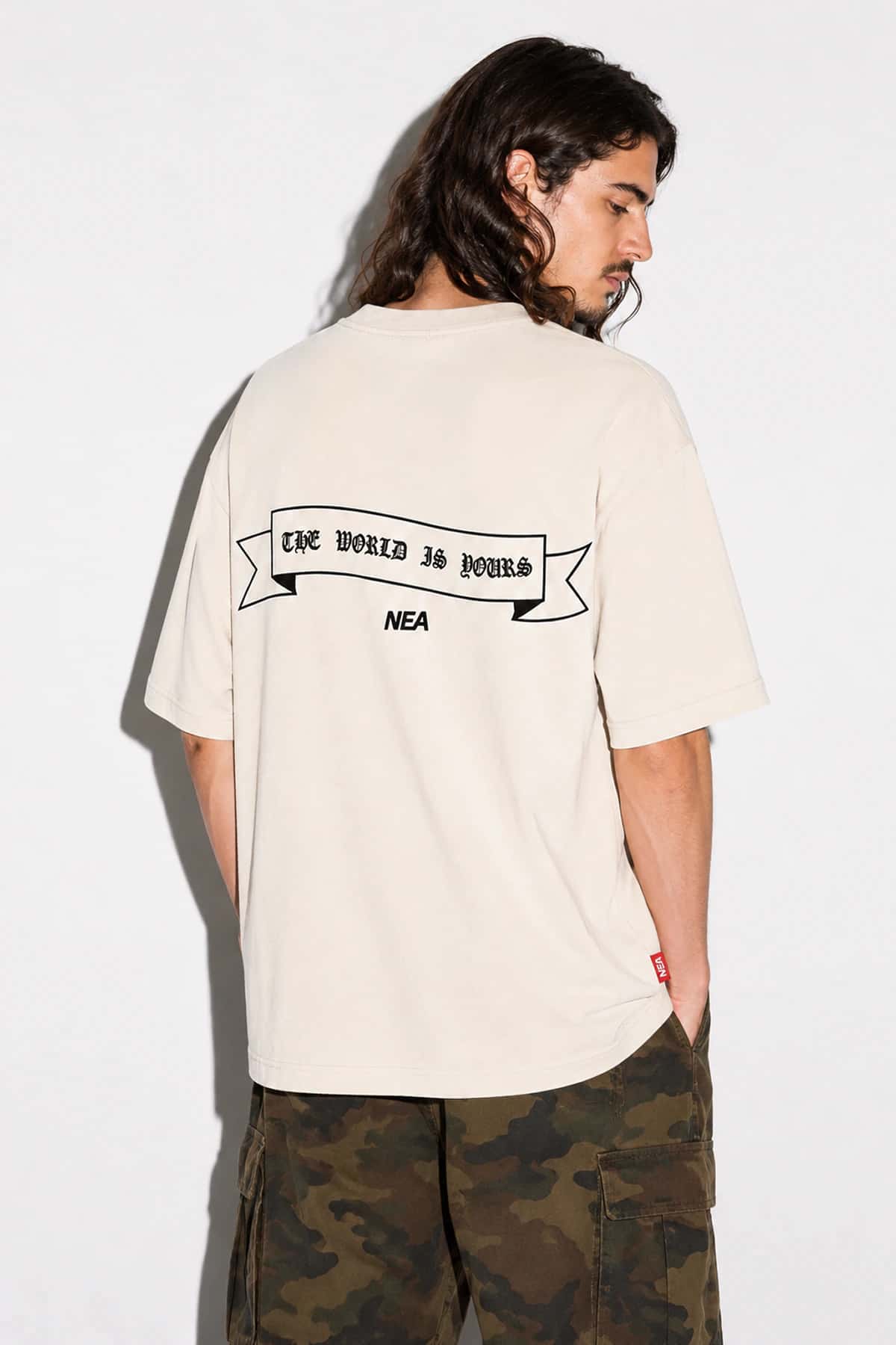 CAMISETA OVERSIZE UNTAMED MARFIL NEA - miniatura 2