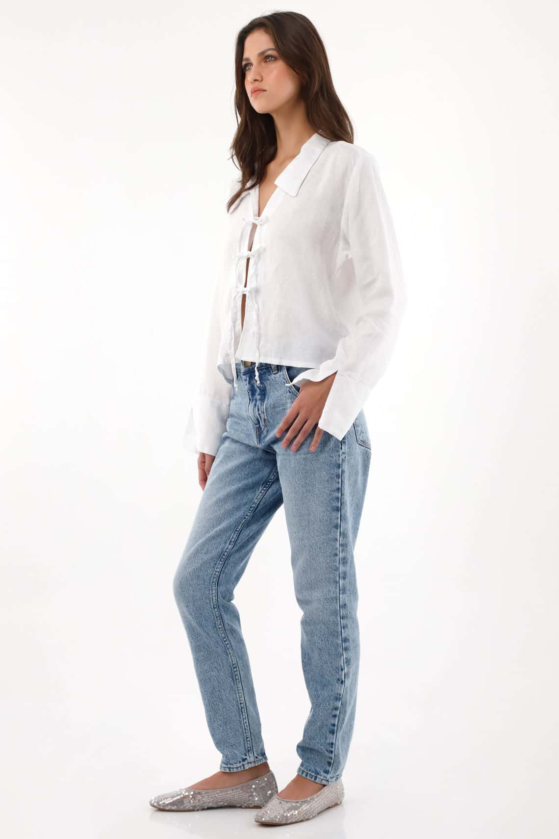 Camisa en 100% lino con tiras que anudan en frente blanca para mujer