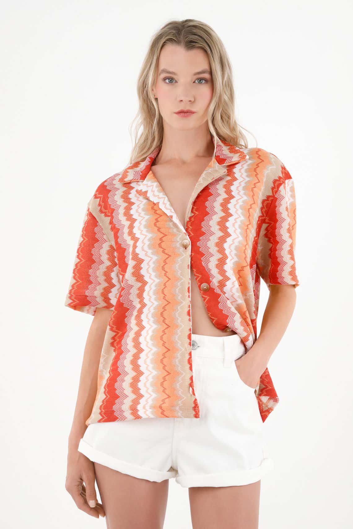 Camisa tipo bowling estampada para mujer