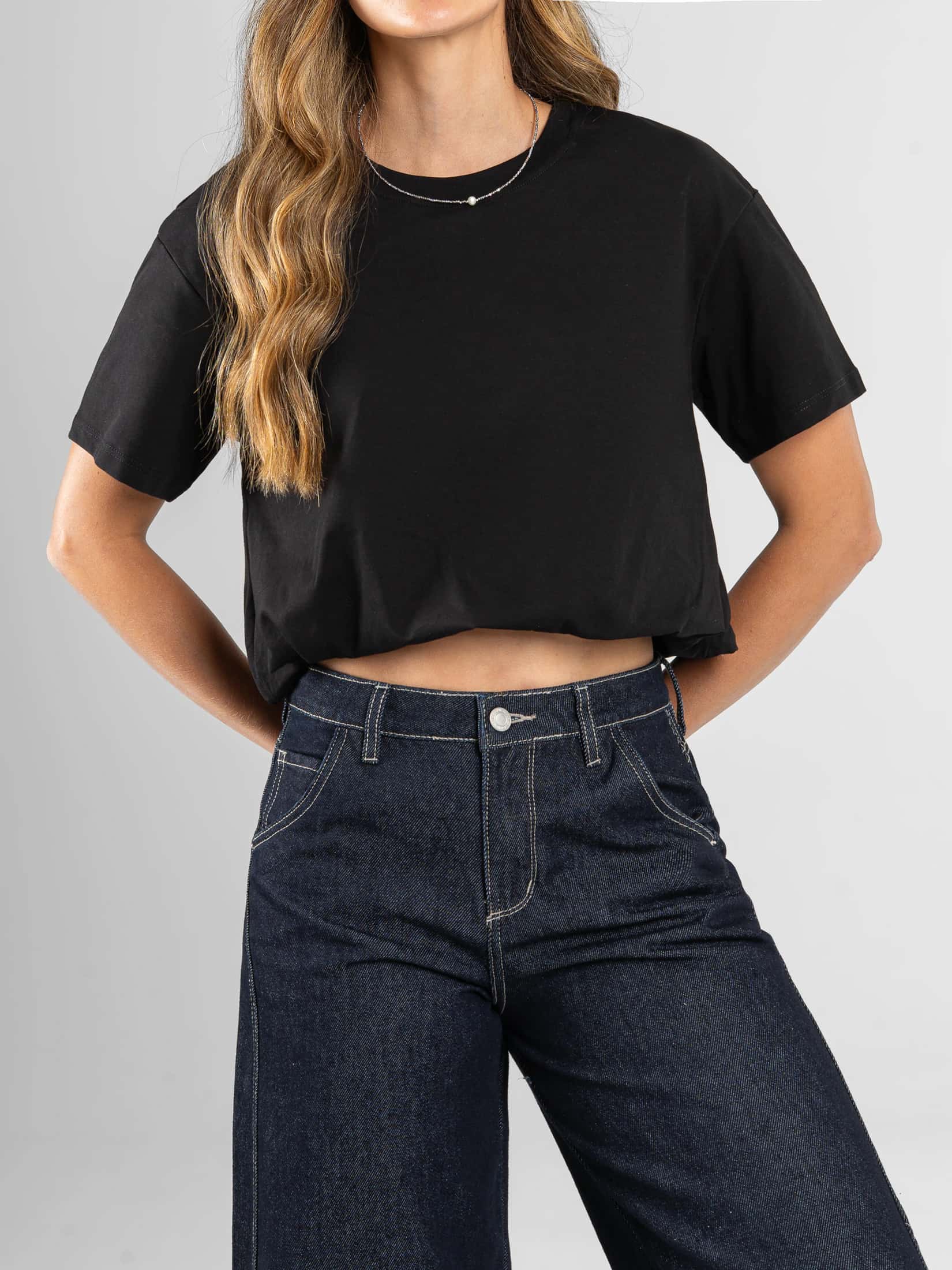 Ref: 0610680 T-shirt manga corta, entalegada, estilo bombacha, tono negro