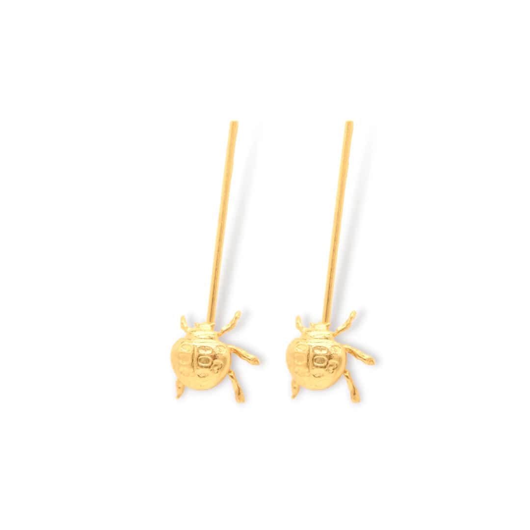 Aretes largos con mariquita pequeña