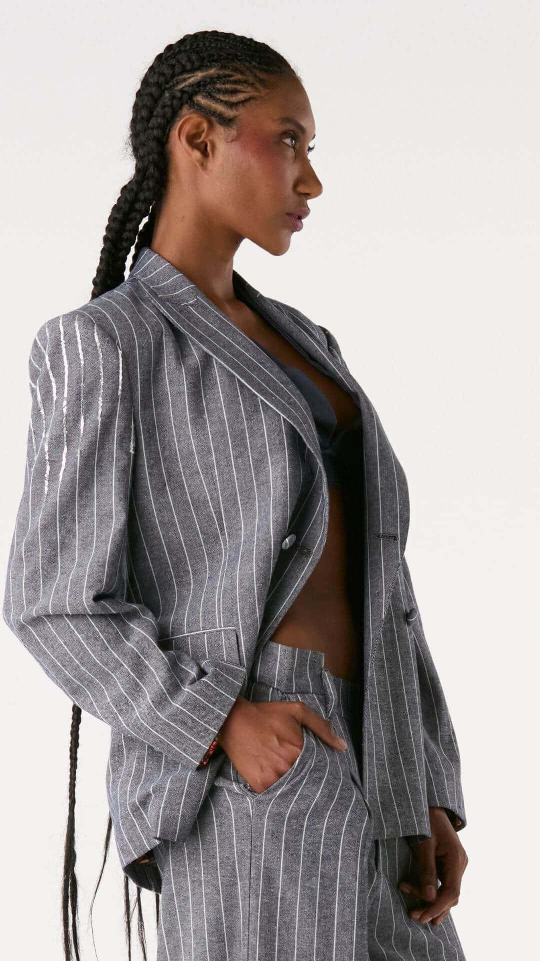 Blazer Cruzado, Raya Diplomática