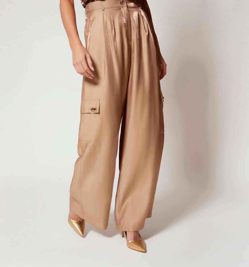 Pantalon palazo tiro alto con bolsillos