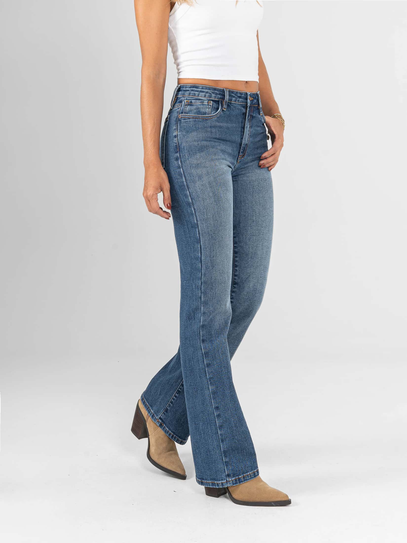 Ref: 066303 Jean straight leg, stretch, tiro alto, tono azul medio