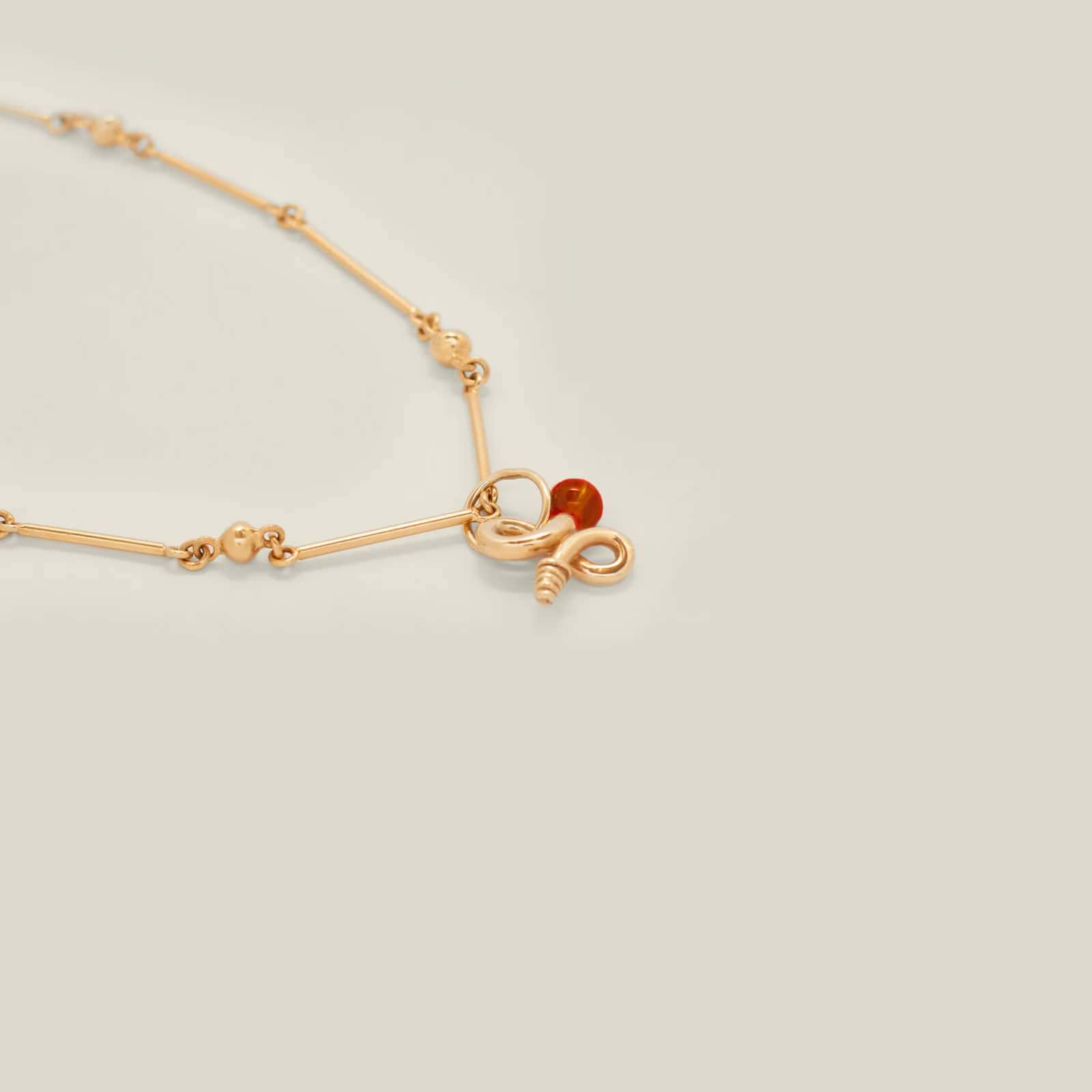 Aspid Pendant Cornalina Gold