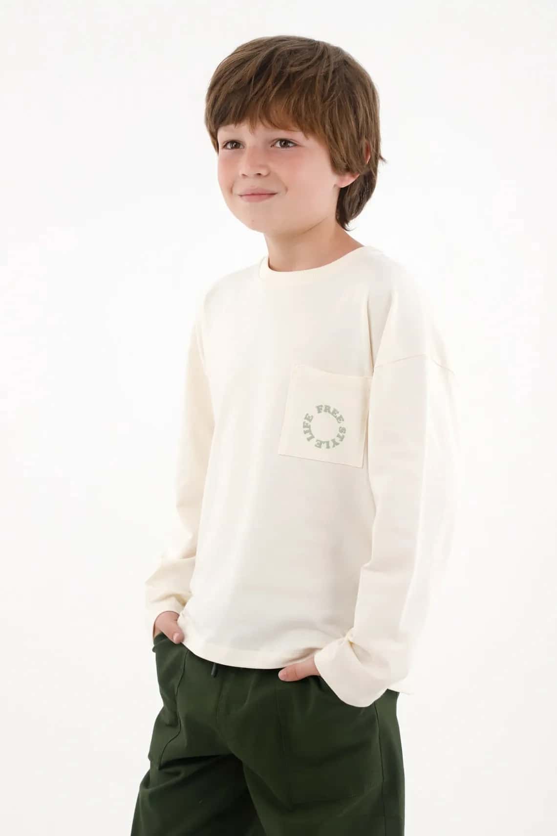 Camiseta manga larga con estampado en espalda crudo para niño