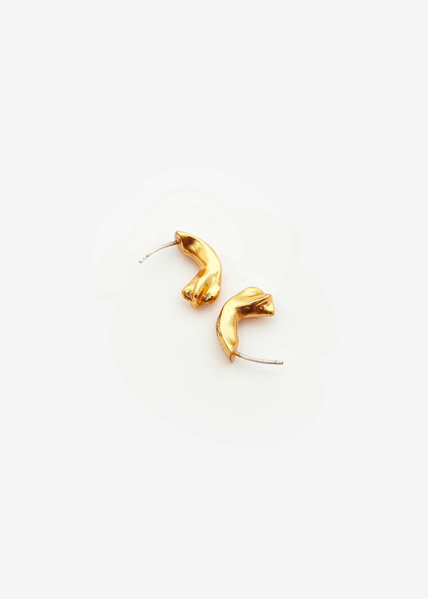 Mini Petal Curve Stud
