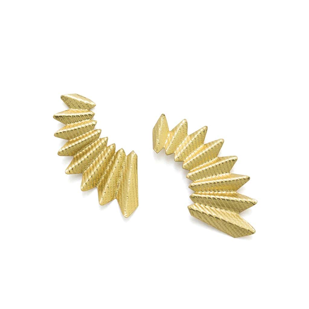 ARETES ABANICOS ESCALONADOS DORADOS