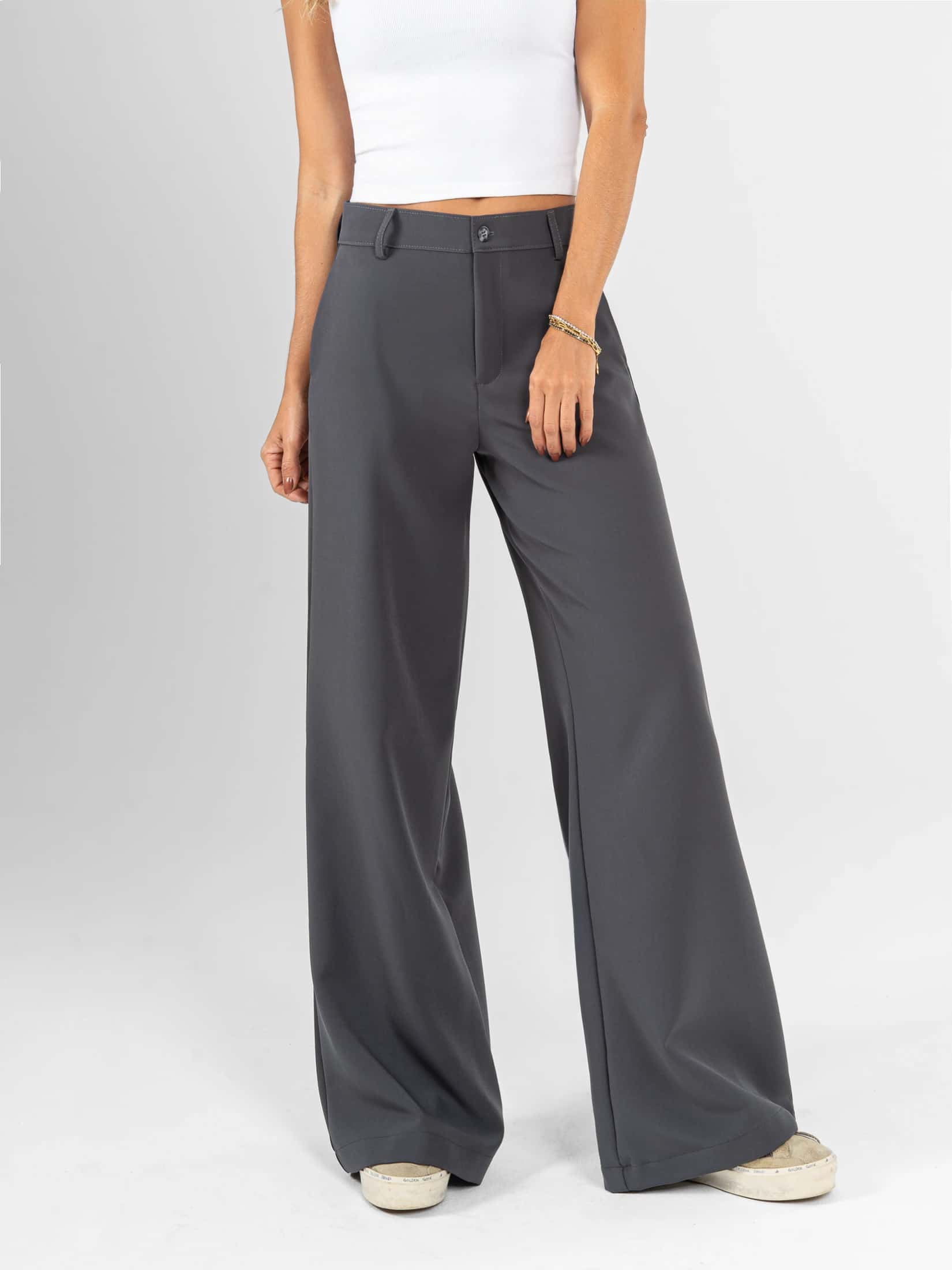 Ref: 0620661 Pantalón palazzo, tejido plano liviano, stretch, tiro alto, tono gris oscuro.