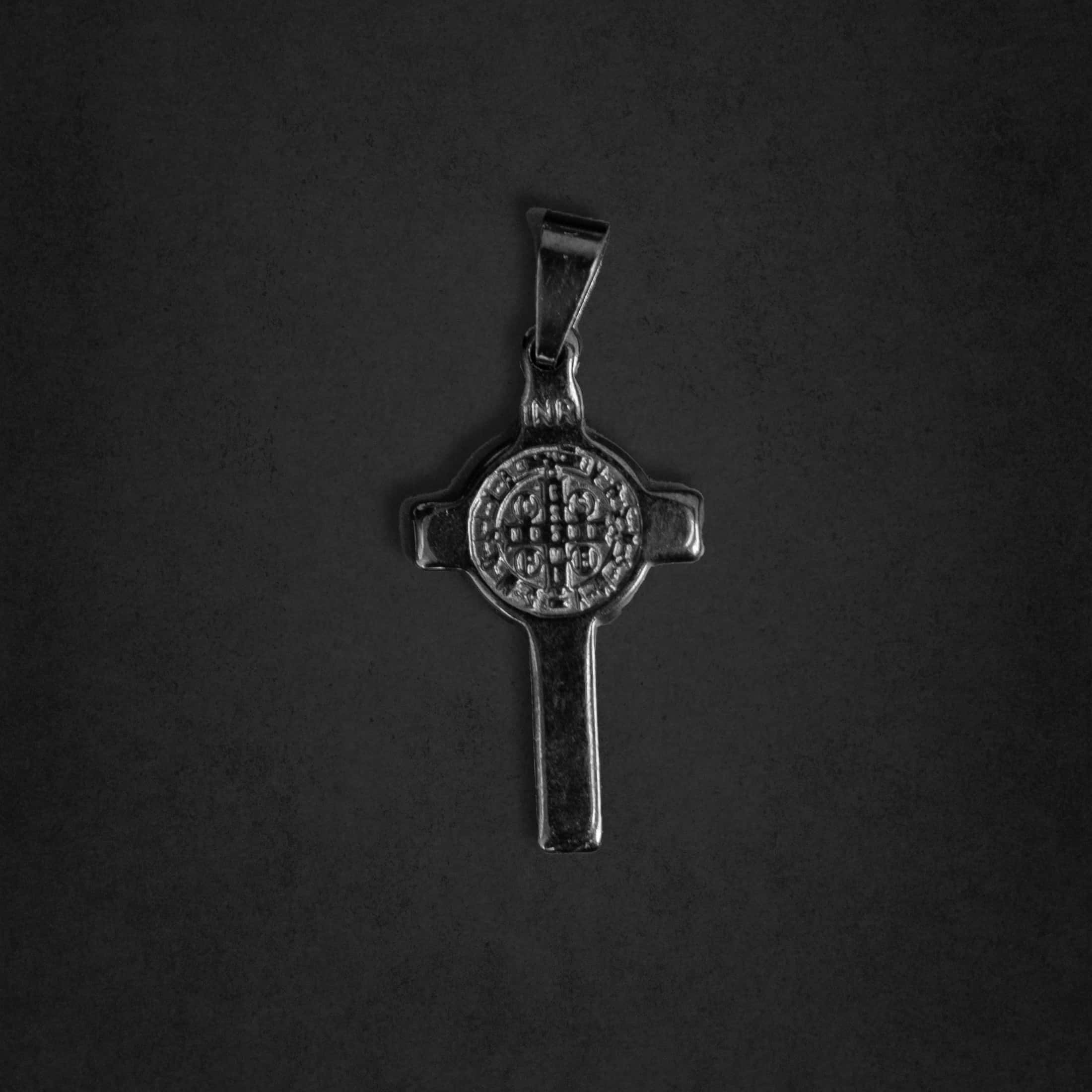 Dije San Benito Cruz Black