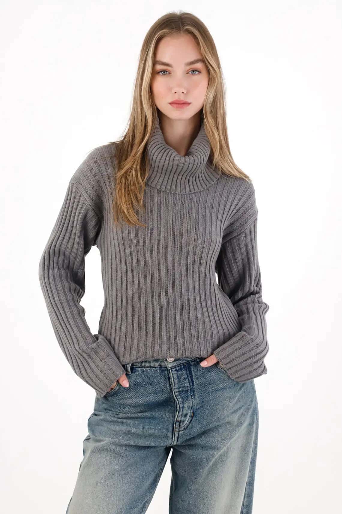Buzo cuello tortuga gris para mujer