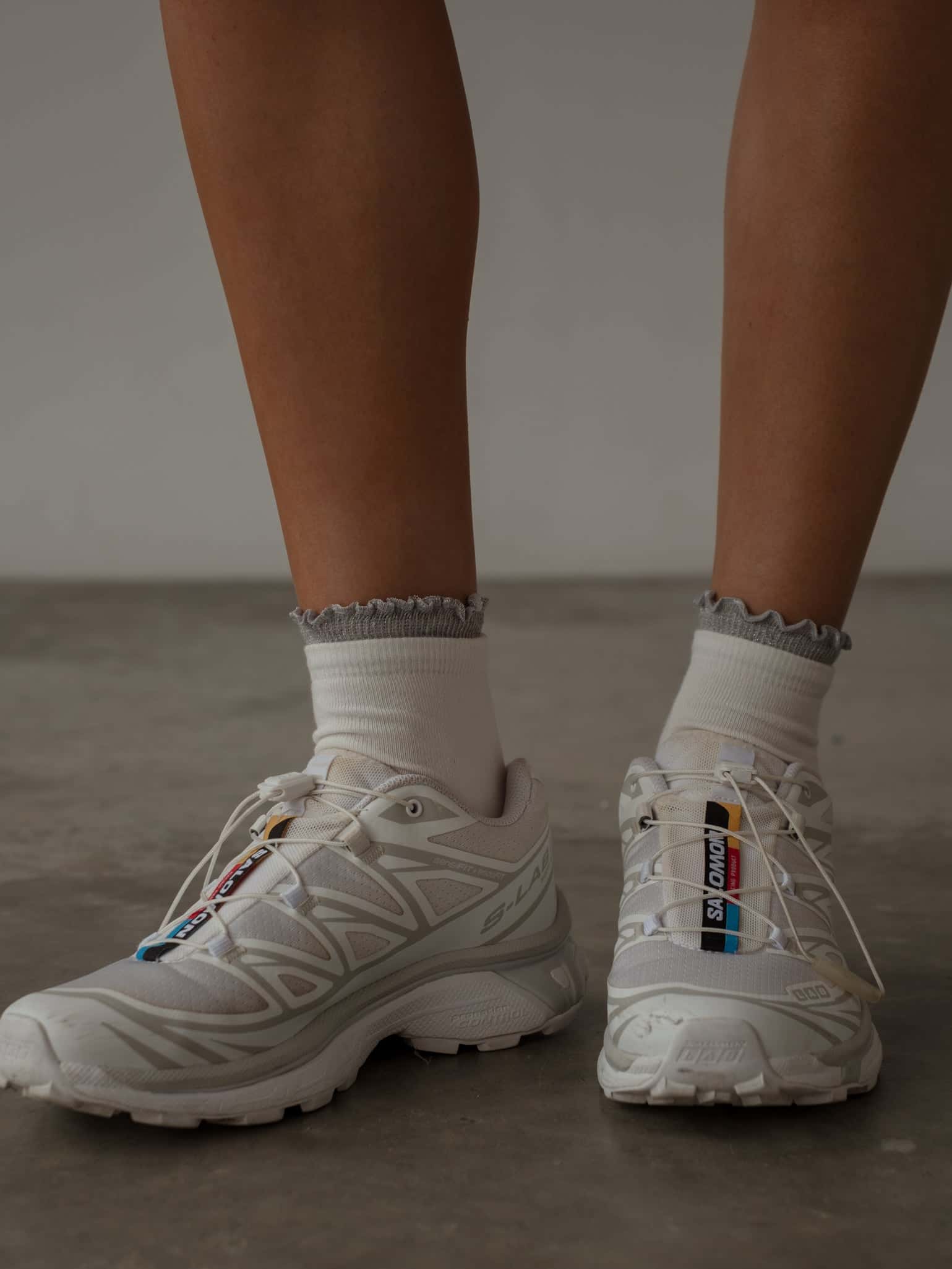 GIRLY LAYERING SOCKS - GRAY ON WHITE