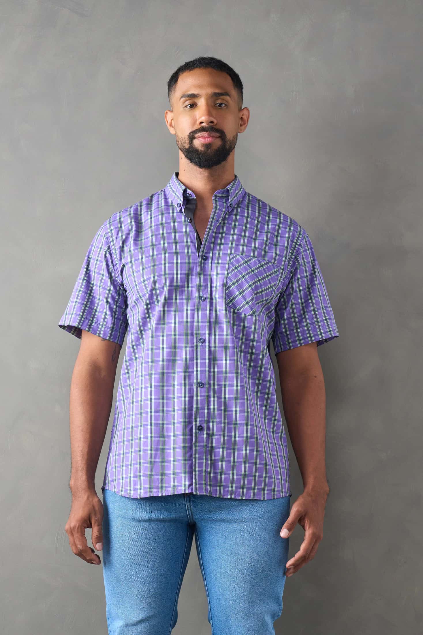 Camisa regular fit manga corta azul oscuro