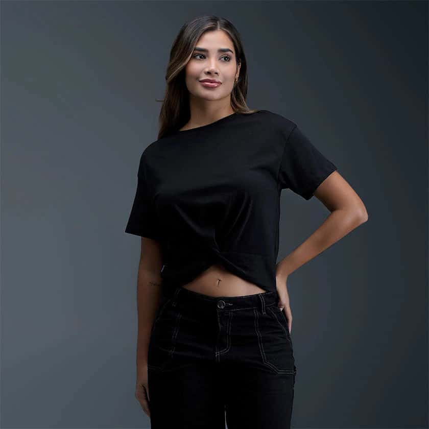 Blusa Crop Negra Mujer