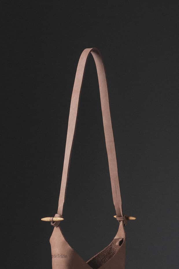 Cargadera de cuero corta