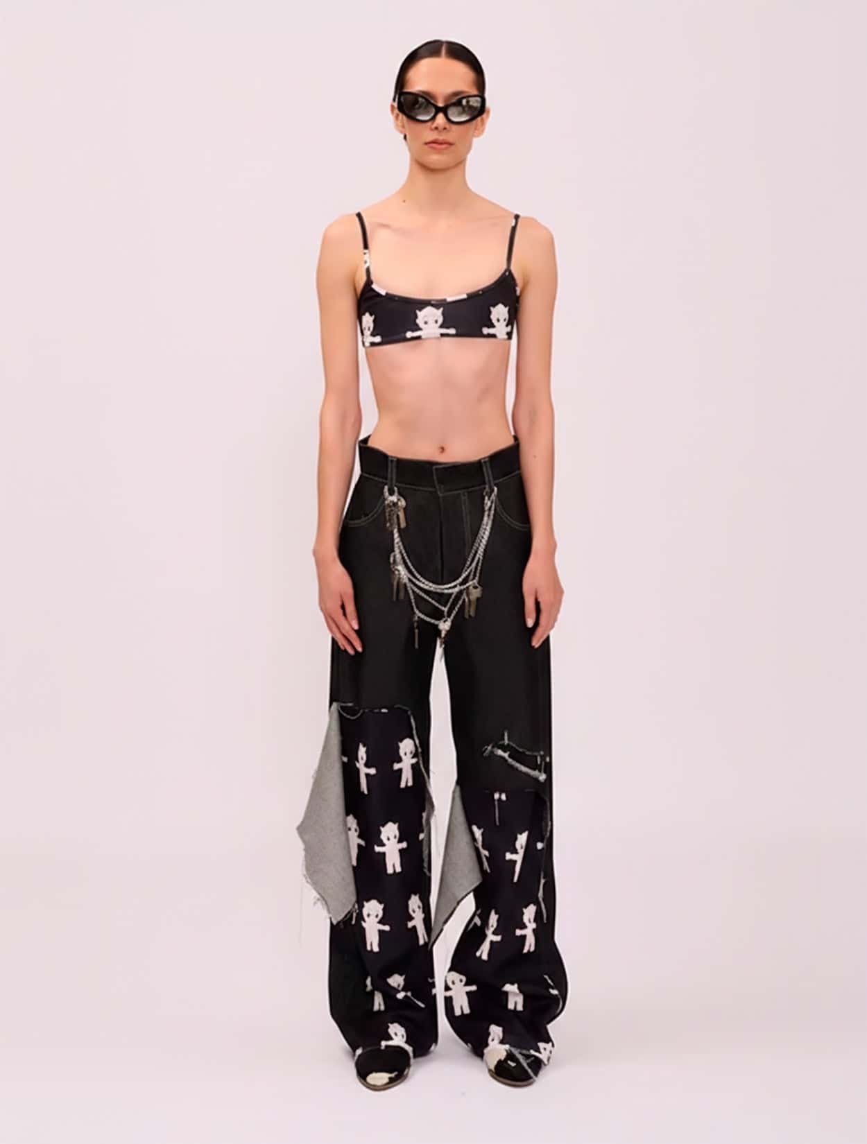 PANTALÓN DE CORTE NEGRO - miniatura 1