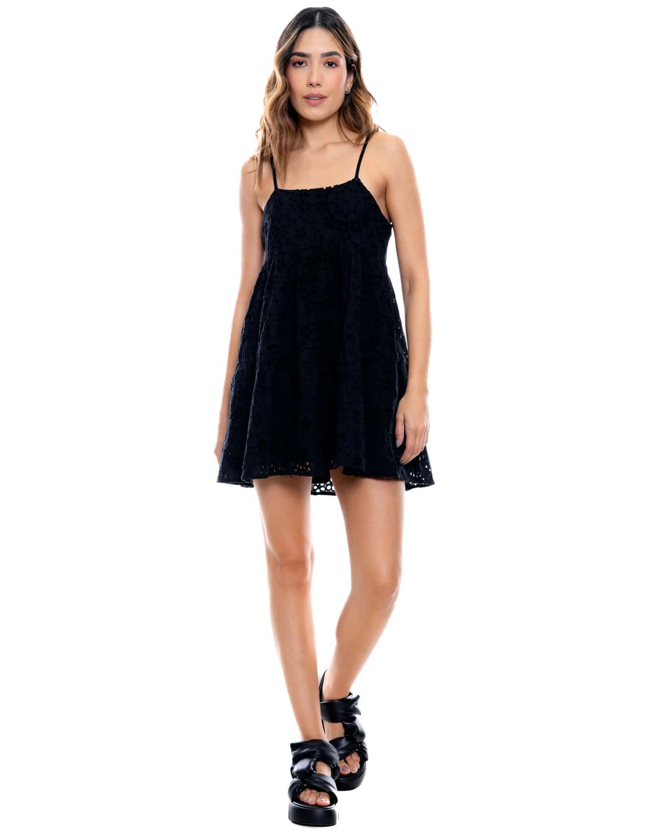 Vestido Corto De Tiras En Ojalillo