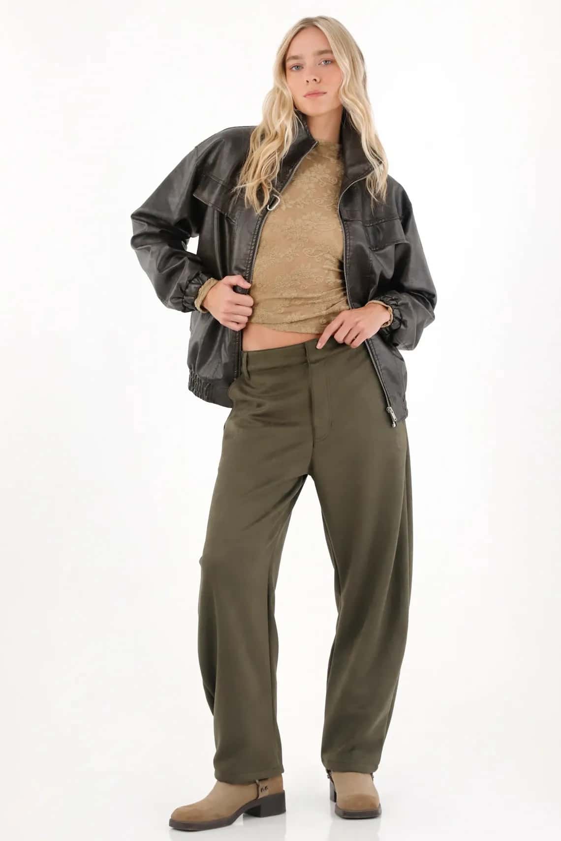 Pantalón oversize con bolsillos para mujer