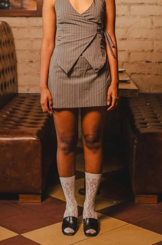 HAZY MINI SKIRT GRIS - miniatura 5