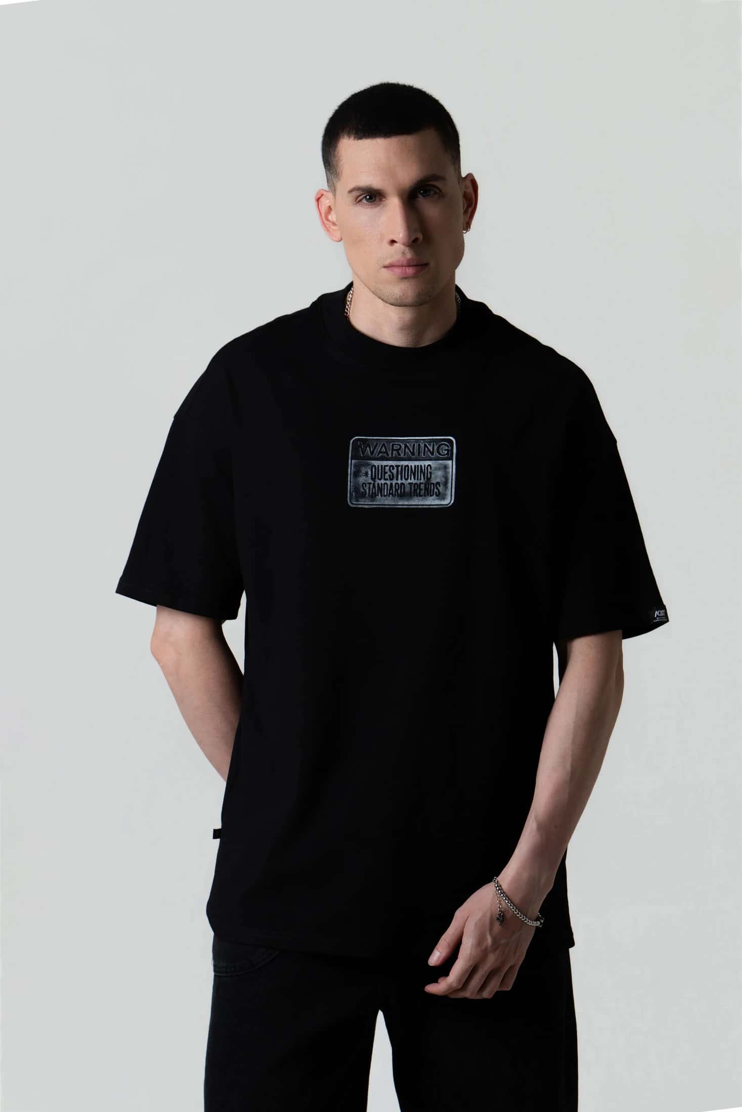 CAMISETA MANGA CORTA COLOR NEGRO