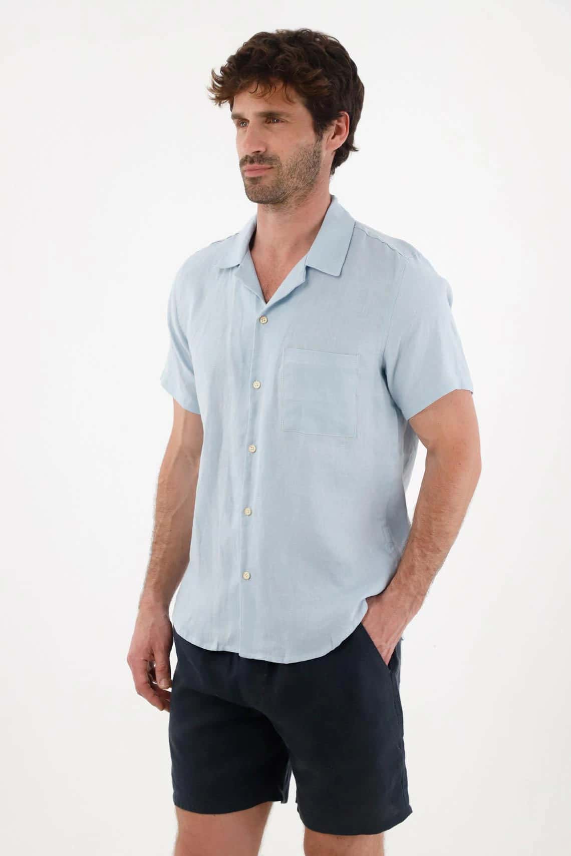 Camisa tipo bowling en lino azul para hombre