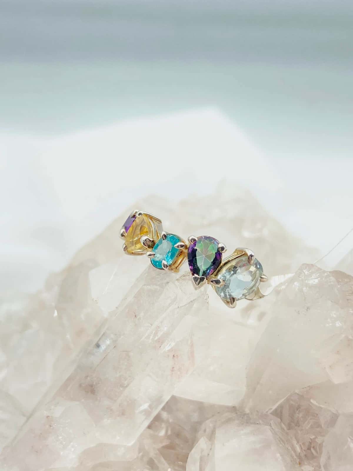 Anillo colección llénate de color Amatista, Citrino, Topacio Místico, Cuarzo transparente Apatita