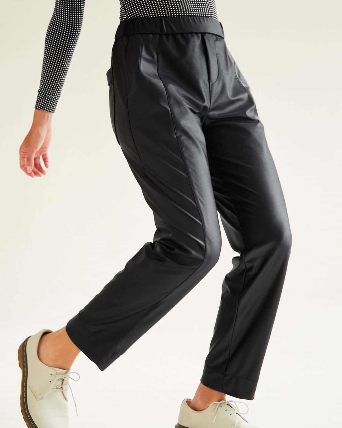 Pantalón Tech Fresh Negro RELÚCIDO