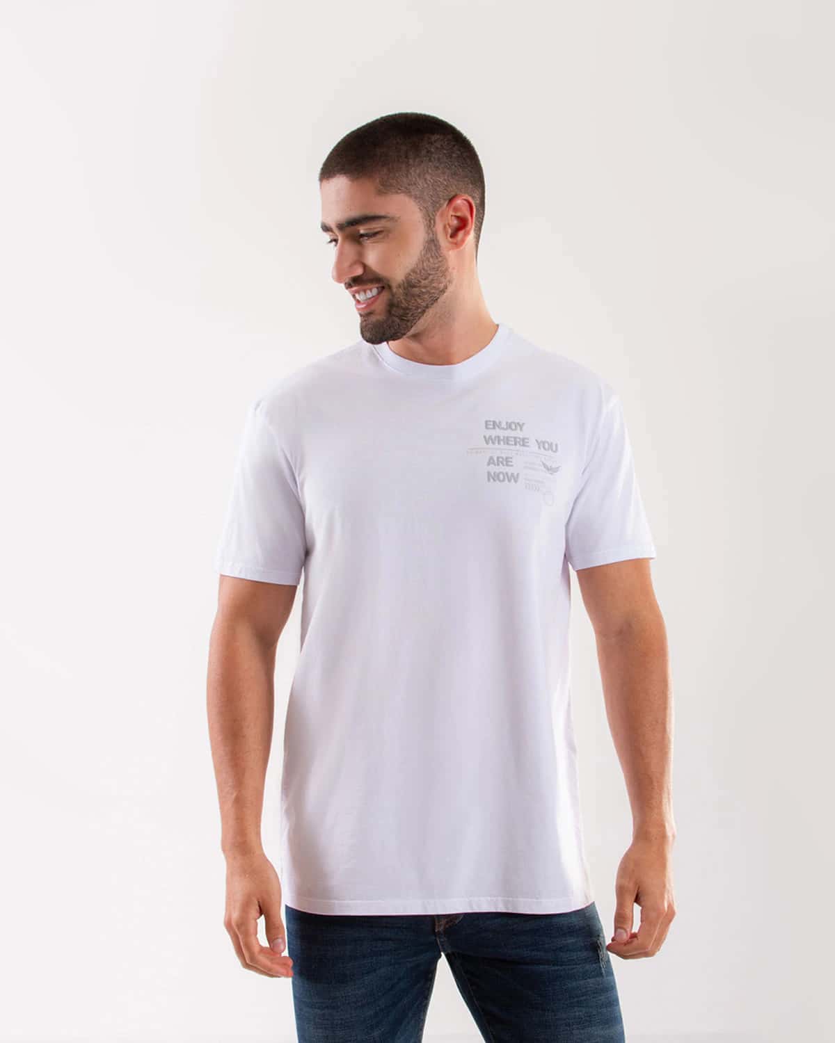Camiseta blanca estampado lateral para hombre